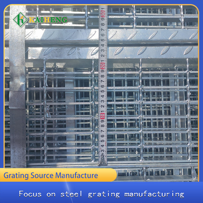 Cold Galvanised Metal Grid For Shelves Silver Color
