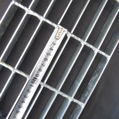 Silver White T1 - T4 Steel Grate Stair Treads Customized