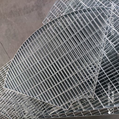Hot Dip Galvanized Carbon Steel Metal Grating Customized Special Shaped