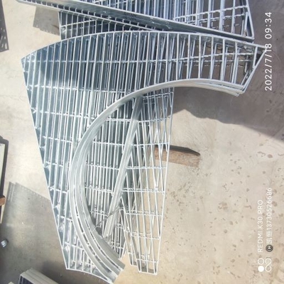 Hot Dip Galvanized Carbon Steel Metal Grating Customized Special Shaped