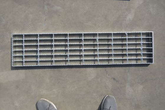 T1 Steel Grate Stair Treads 30mm Bearing Bar Pitch