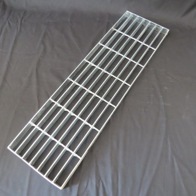 Hot Dip Galvanized Carbon Steel Grate Stair Treads Silver Color