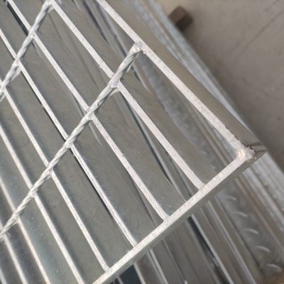 Customized Silver White Steel Metal Grating Anti Corrosion