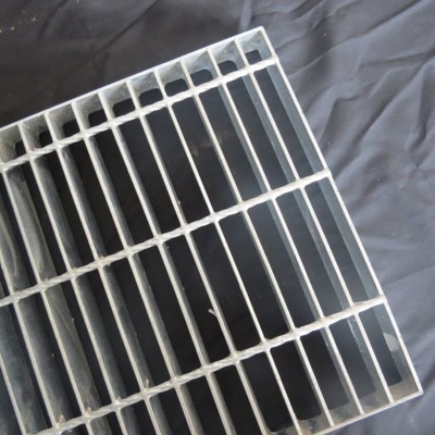 Antiskid Serrated steel Metal Grating Bearing Bar Pitch 30mm Corrosion Resistant