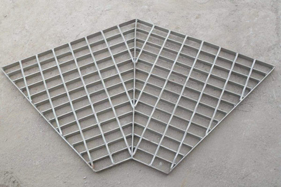 ANSI NAAMM Safety Galvanised Steel Walkway Grating Fan Shaped