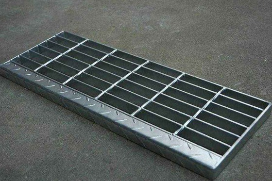 Corrosion Resistant Galvanized Steel Grate Stair Treads Metal Non Slip Stair Treads