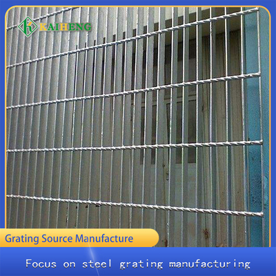 Carbon Steel Q235 Hot Dip Galvanised Welded Mesh Fencing Grid Customized