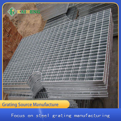 Carbon Steel Q235 Hot Dip Galvanised Welded Mesh Fencing Grid Customized