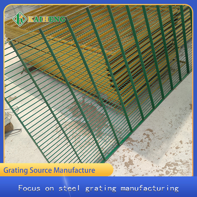Customized Metal Steel Wire Grating Fence For Chicken Dog