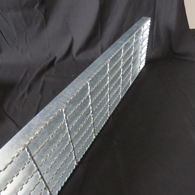 T1 Welding Galvanized Steel Stair Treads Serrated Stair Treads