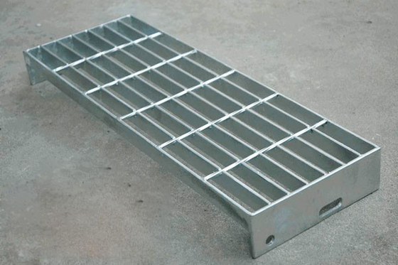 Galvanized Steel Grating Treads 60mm Pitch Bearing Bars