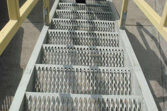 Galvanized Steel Grating Treads 60mm Pitch Bearing Bars