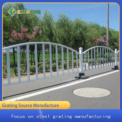 Galvanized Protective Traffic Guardrail Plastic Sprayed Steel For Urban